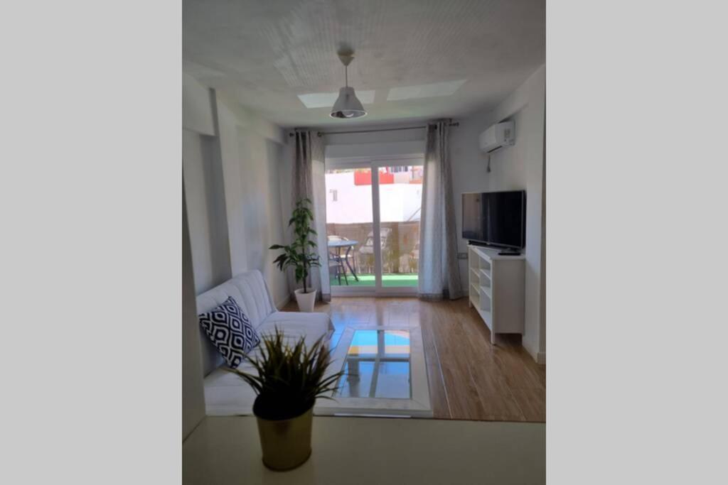 דירות פואנגירולה Apartamento A Un Paseo De La Playa מראה חיצוני תמונה